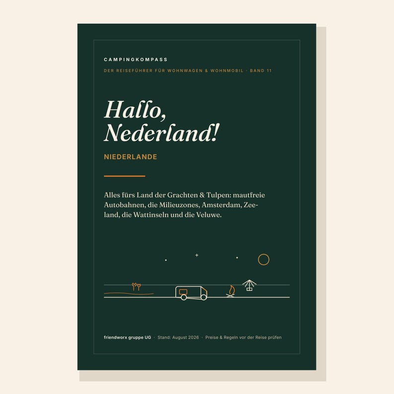 以下が含まれることがあります： Campingkompass Hallo, Nederland!というタイトルのダークグリーンの旅行ガイドブック。白とオレンジの文字、キャンピングカーのアイコン、焚き火のグラフィックが描かれています。表紙にはオランダの地域や旅行規則に関する詳細が記載されています。