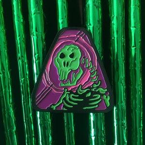 Slimy Skeleton - Glow In The Dark Pin