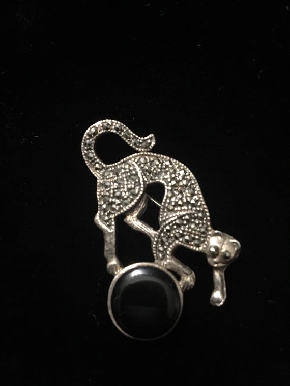 Elegant Cat Pin Brooch Sterling Silver Marcasite o