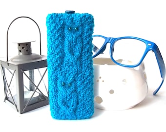 Blue Owl Glass Case, Hand Knit Reading Glasses Case, Knitted Eyeglasses Case, Owl Eyeglasses Holder, Sunglasses Case with an Owl.