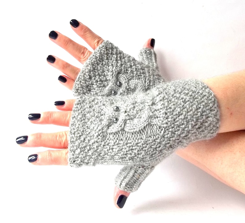 Gants gris hibou, mitaines en tricot, mitaines en tricot, chauffe-poignets en tricot, gants tricotés à la main, cadeau chouette mignon pour elle. image 3