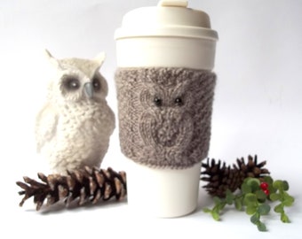 Brown Owl Cup Cozy, Tasse à café tricotée à la main confortable, Manche de tasse en papier réutilisable, Veste de tasse à café écologique, Tasse de voyage confortable.