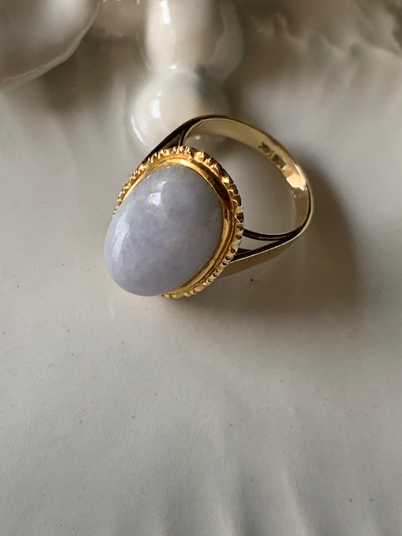 Vintage 14k Gold Bold Lavender Jade Cabochon Ring