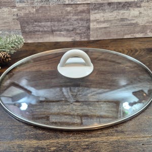 Ovalt glaslock till vintage Crock Pot, 23 x 30 cm med vitt handtag