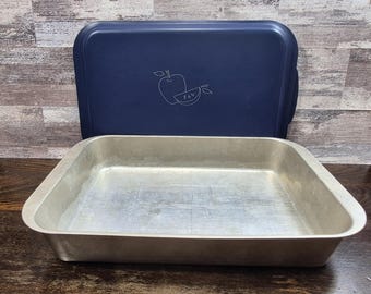 Vintage Aluminum 9" x 13" Cake Baking Pan with Blue Snap-on Lid