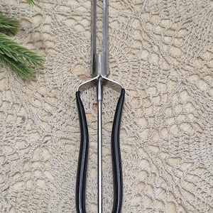 Vintage Metal Vegetable and Fruits Peeler with Floating Blade and Rubber Coated Handle