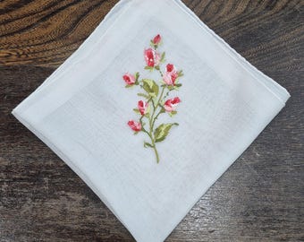 Pañuelo de lino vintage de 30 cm x 30 cm con rosas rosas y rojas bordadas, década de 1950.