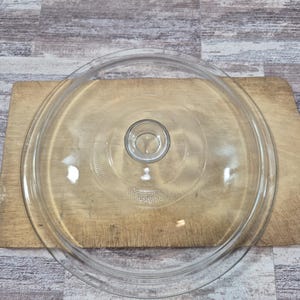 Vintage Tempered Glass Casserole Dish ROUND Lid (7 7/8" Inner Diameter)