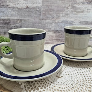 Taza y platillo vintage para café expreso o demitasse (juego de 2 cada uno) Malmo, Japón, color topo con ribete azul marino