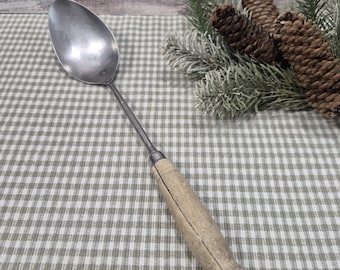 Cuchara larga clásica con mango de madera con pátina primitiva, acero inoxidable, EE. UU.