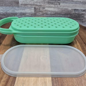 Vintage Tupperware Jadeit Käsereibe und Aufbewahrungsbehälter mit Deckel # 1374, 1375 & 1376