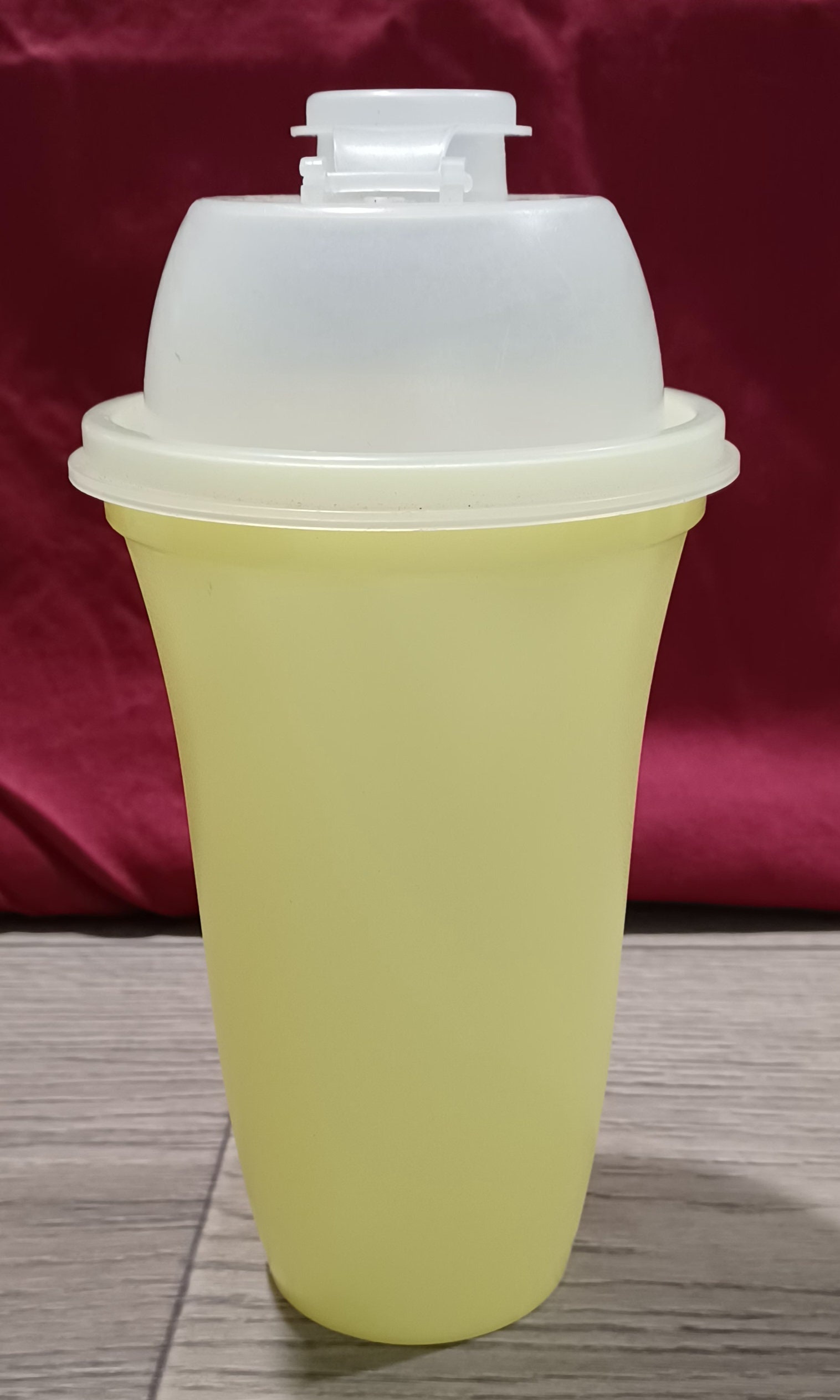 Vintage Tupperware Quick Shake Smoothie Blender Gravy Shaker