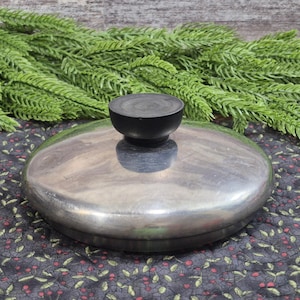 Tapa de repuesto de acero inoxidable Revere Ware vintage de 15 cm de diámetro SOLAMENTE, pomo de baquelita, década de 1960.