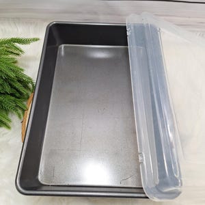 Heavy Duty Steel Cake Pan with Rolled Edges & Fitted Cover, 13&quot;x9&quot;, Vintage 1970s