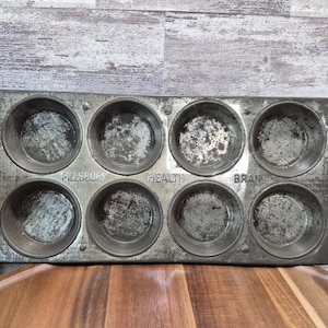 Vintage Pilsbury 8-Hole Muffin Tin, Baking Pan, Advertising, Primitive, Rustic Bakeware, USA