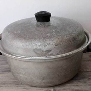 Vintage Cast Aluminum 4 Quart Dutch Oven w/ Base Trivet & Lid, Stock / Stew  Pot