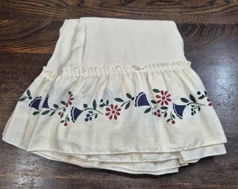 Vintage Round Tablecloth with Ruffled Edge, Ivory with Floral Design, 1980's Country Style