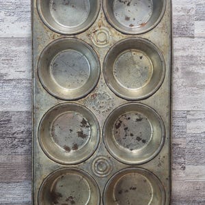 Vintage Bake King Muffin Tin: 8-Cup Heavy Duty Bakeware