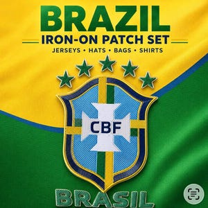 Puede incluir: Un conjunto de parches termoadhesivos de Brasil con el escudo de la CBF y cinco estrellas verdes encima. El texto dice BRAZIL IRON-ON PATCH SET JERSEYS HATS BAGS SHIRTS y BRASIL. El parche se muestra sobre un fondo de tela amarilla y verde.