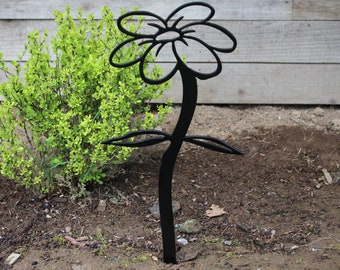 Flower Yard Stake, Garden Stake, Metal Flower, Flower Decor, Yard Art, Outdoor Decor, Rustic, Powder Coat, Steel, Garden, Yard, Black Modern