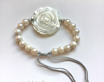 Mother of Pearl Flower Bracelet. Adjustable Length.