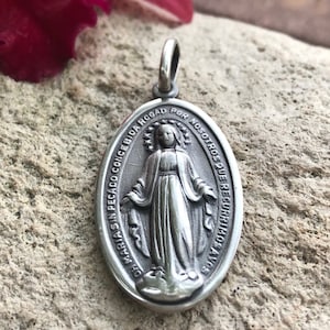 Miraculous medal. Solid Silver