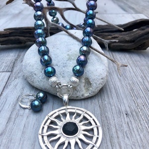 Natural Pearls Necklace Set. Sterling silver mariner clasp.
