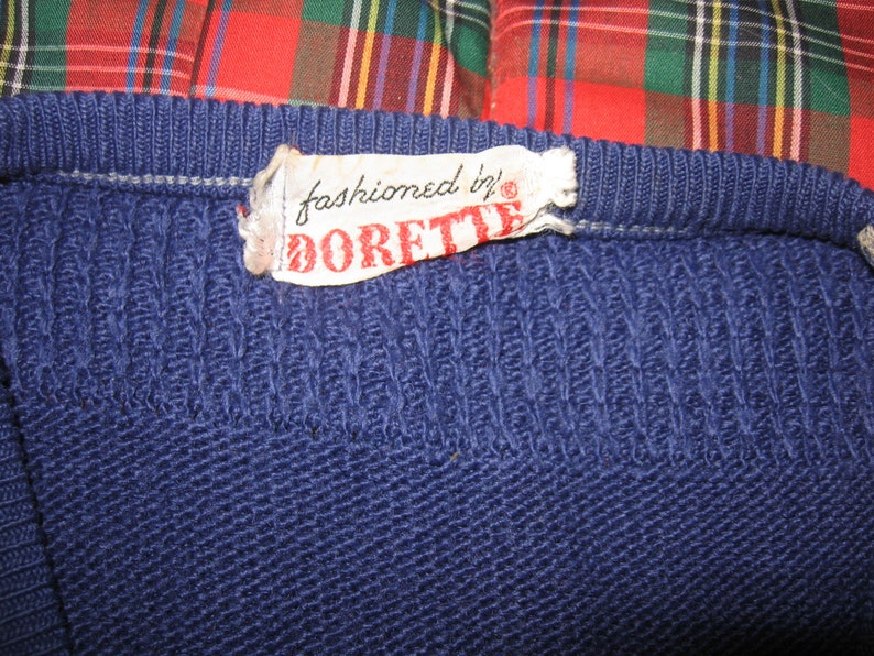 1960s blue V neck sweater Doretti long sleeve pullover small to medium
