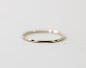 Gold Smooth Stacking Ring, Dainty Minimalist Ring, Gold Filled Stacking Ring, Thin Gold Ring, Dainty Ring, Minimalist Ring, Handmade