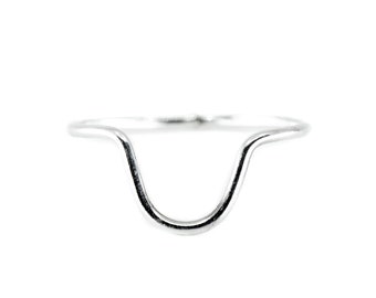 Curve Ring - Dainty Sterling Silver Stacking Ring - Bande incurvée - Bague en argent sterling