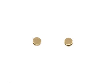 Boucles d’oreilles Tiny Dot, Boucles d’oreilles Gold Dot, clous remplis d’or, boucles d’oreilles minimalistes, clous à points dorés délicats, Boucles d’oreilles Mini Dot, Boucles d’oreilles Circle