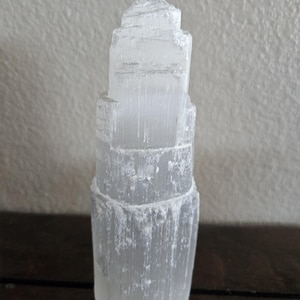 Selenite Crystal Tower 1 lb, White Selenite Point for Cleansing and Calm, Altar Crystal for Home Decor