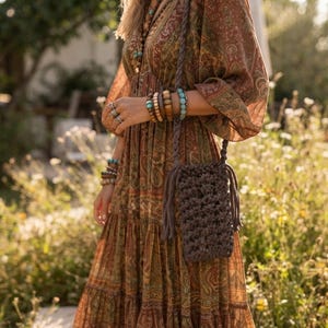 Capa de celular boho com estampa de conchas