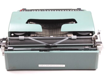 Olivetti Lettera 32 - ヴィンテージタイプライター - 新品リボン