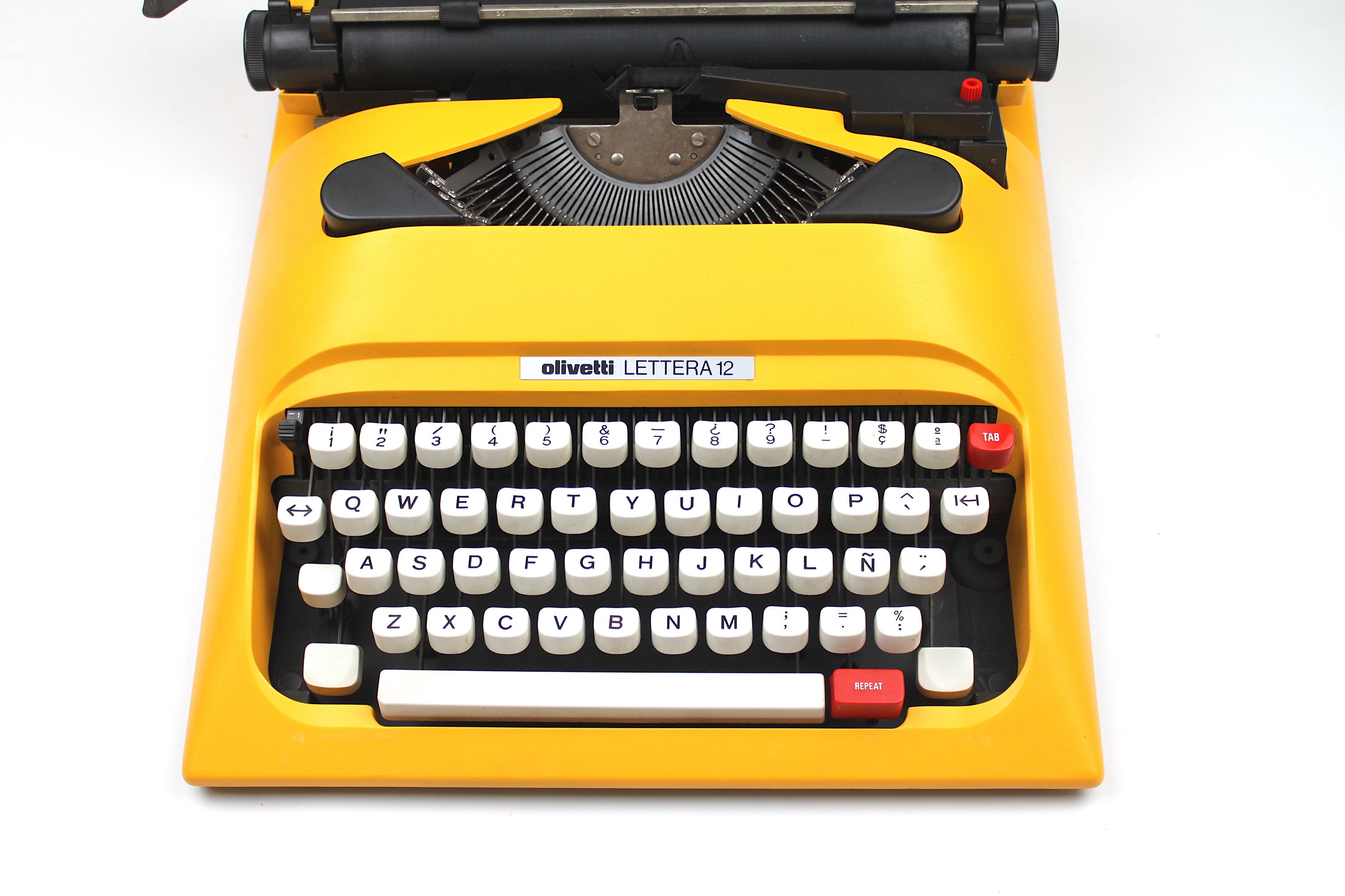 【印字可能】タイプライター olivetti LETTERA 12オリベッティ 動作品！オリベッティ レッテラ 12 タイプライター lettera 12 - メルカリ