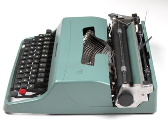Olivetti Lettera 32 - ヴィンテージタイプライター - 新品リボン 