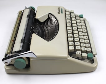 Olympia Splendid 33 - ドイツ語キーボード - 新品リボン（黒＆赤