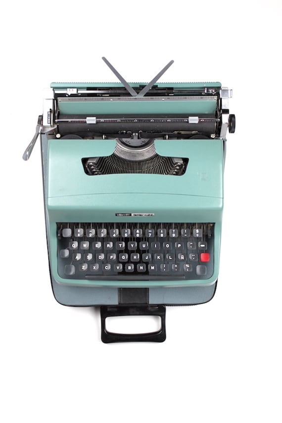 Olivetti Lettera 32 - Vintage Typewriter - New Ribbon Black