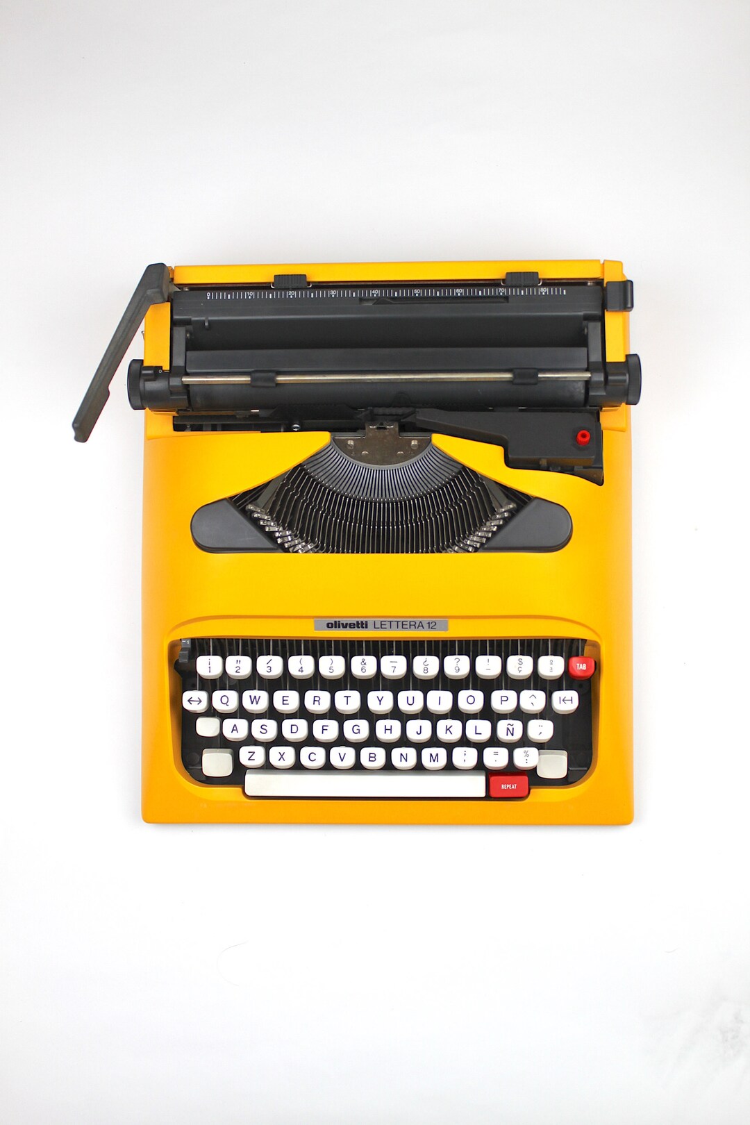 タイプライター Olivetti LETTERA 12 レトロ 1979 Olivetti Lettera 12 on the Typewriter Database