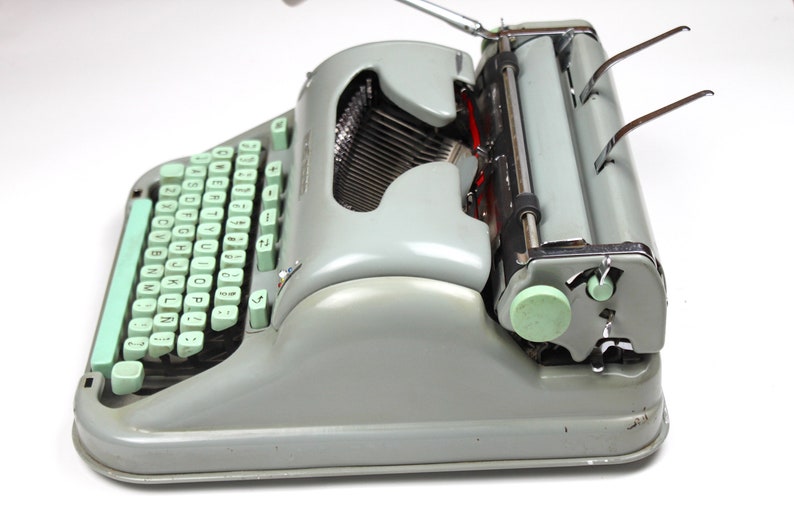 Hermes 3000 Portable Typewriter Spanish Keyboard Include Back and Red