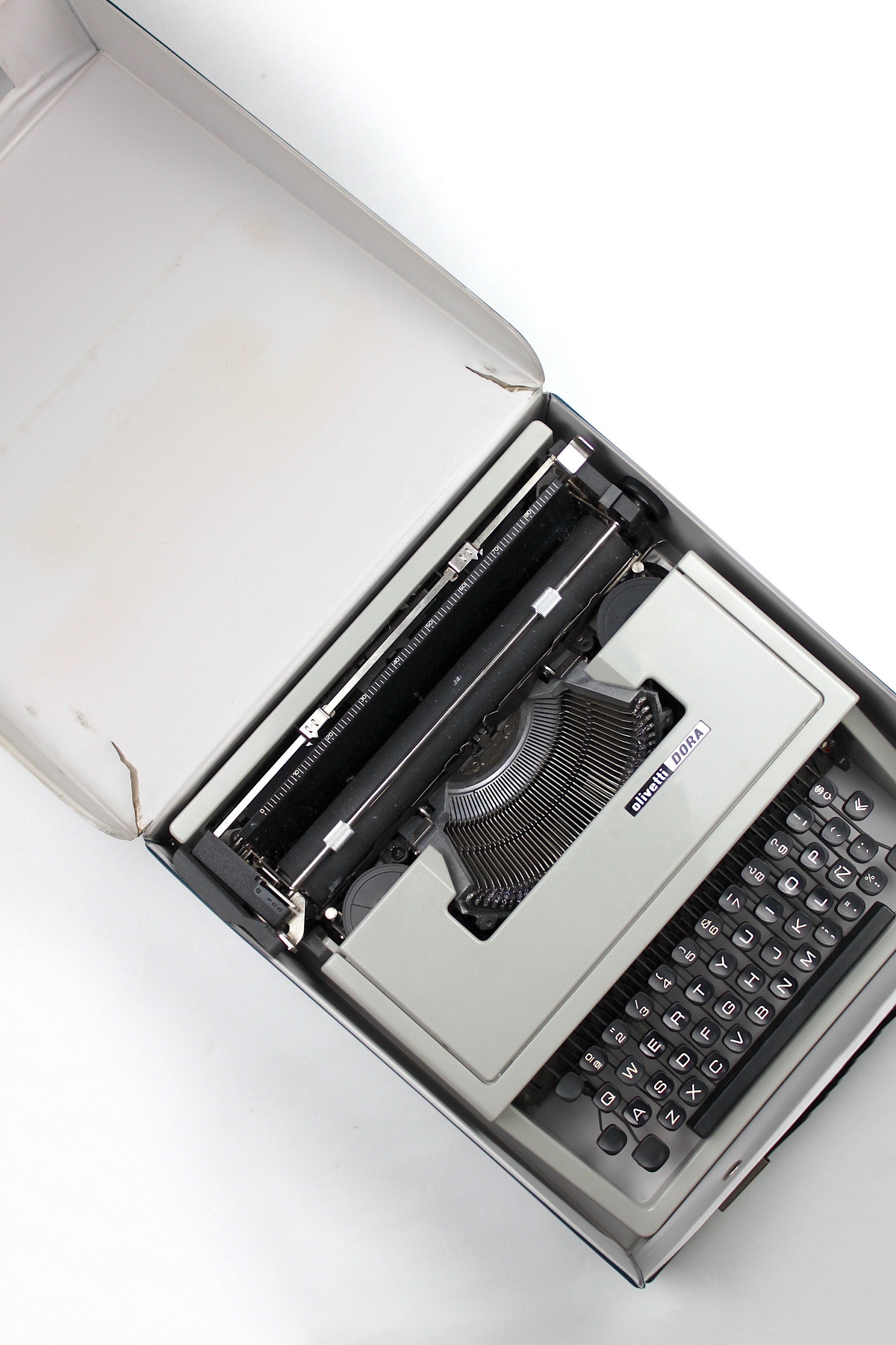 Olivetti Dora - ヴィンテージタイプライター - 新品リボン ブラック 