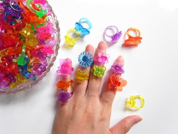 Bundle of 10 LUCITE Plastic & Metal Kids RINGS Mixed Shapes & Colours XX |  eBay