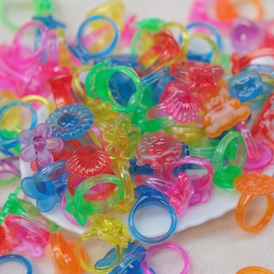 Vintage Plastic Kid Toy Ring, Plastic Transparent Rings, Plastic Ring For Girls, Party Favors, Carnival Prizes, Treasure Chest Toys.
