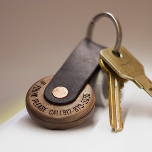 Portachiavi in pelle e legno Airtag Apple, custodia porta Airtag, cover protettiva Airtag, personalizzazione del testo opzionale rivettata