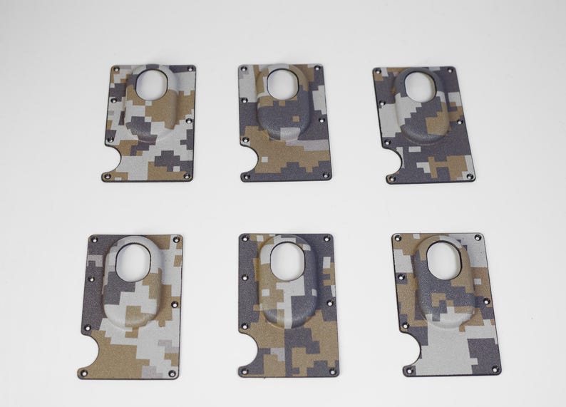 SmartTag2 plate for Ridge wallet made out of plastic , Samsung Smart Tag 2 Urban Camo