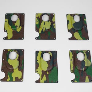 SmartTag2 plate for Ridge wallet made out of plastic , Samsung Smart Tag 2 Camo