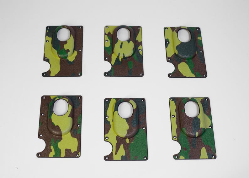 SmartTag2 plate for Ridge wallet made out of plastic , Samsung Smart Tag 2 Camo