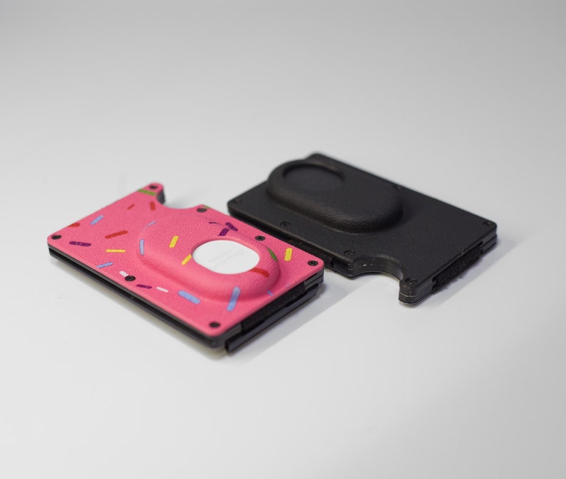SmartTag2 plate for Ridge wallet made out of plastic , Samsung Smart Tag 2 image 1