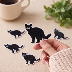 Black Cat Embroidered Patch, Iron-On Halloween Applique (1.69×2.16in)