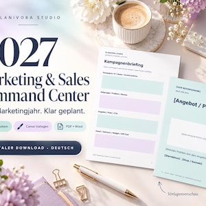 Könnte beinhalten: Ein 2027 Marketing & Sales Command Center digitaler Download mit gedruckten Vorlagen, inklusive Kampagnenbriefing-Dokument, einem Stift, goldenen Büroklammern und einer Kaffeetasse auf einem Schreibtisch mit floralen Akzenten.
